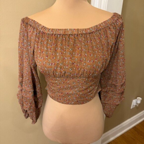 ASTR the label off the shoulder boho floral chiffon sleeve crop top size XS - Picture 2 of 11